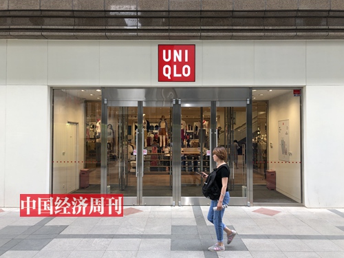 优衣库联名kaws衣服,kaws优衣库被哄抢