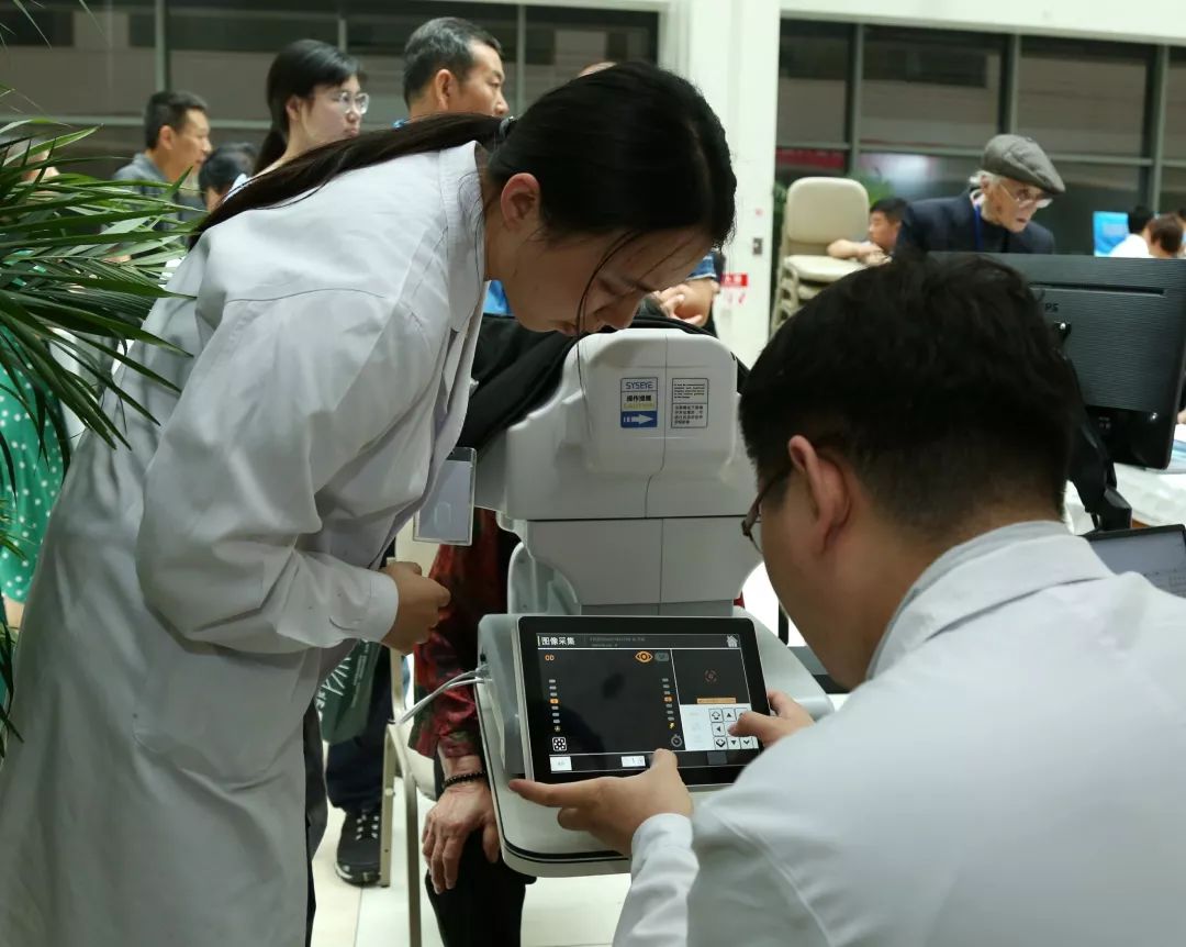 爱眼日保护眼睛宣传,爱眼日关爱眼睛保护视力