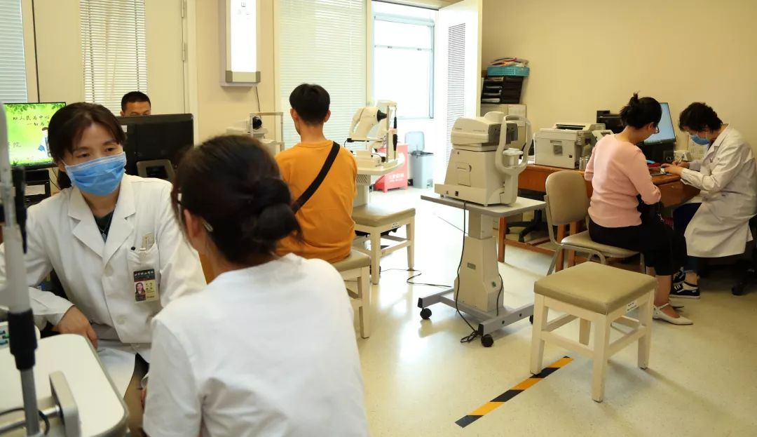 爱眼日保护眼睛宣传,爱眼日关爱眼睛保护视力