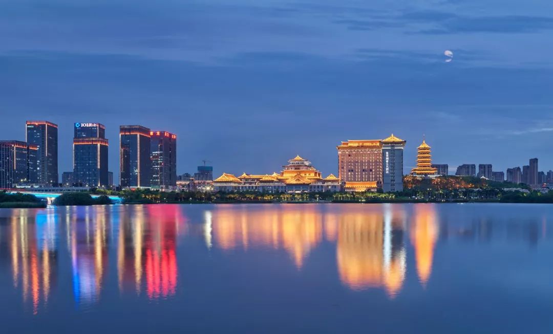 鍘﹂棬璞敓娴锋櫙閰掑簵,鍘﹂棬椤剁骇鍝佺墝閰掑簵