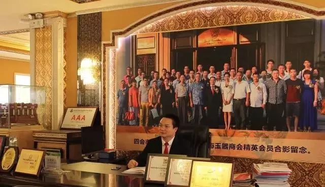 悬赏1000万逃犯现在找到了吗,悬赏100万嫌疑人