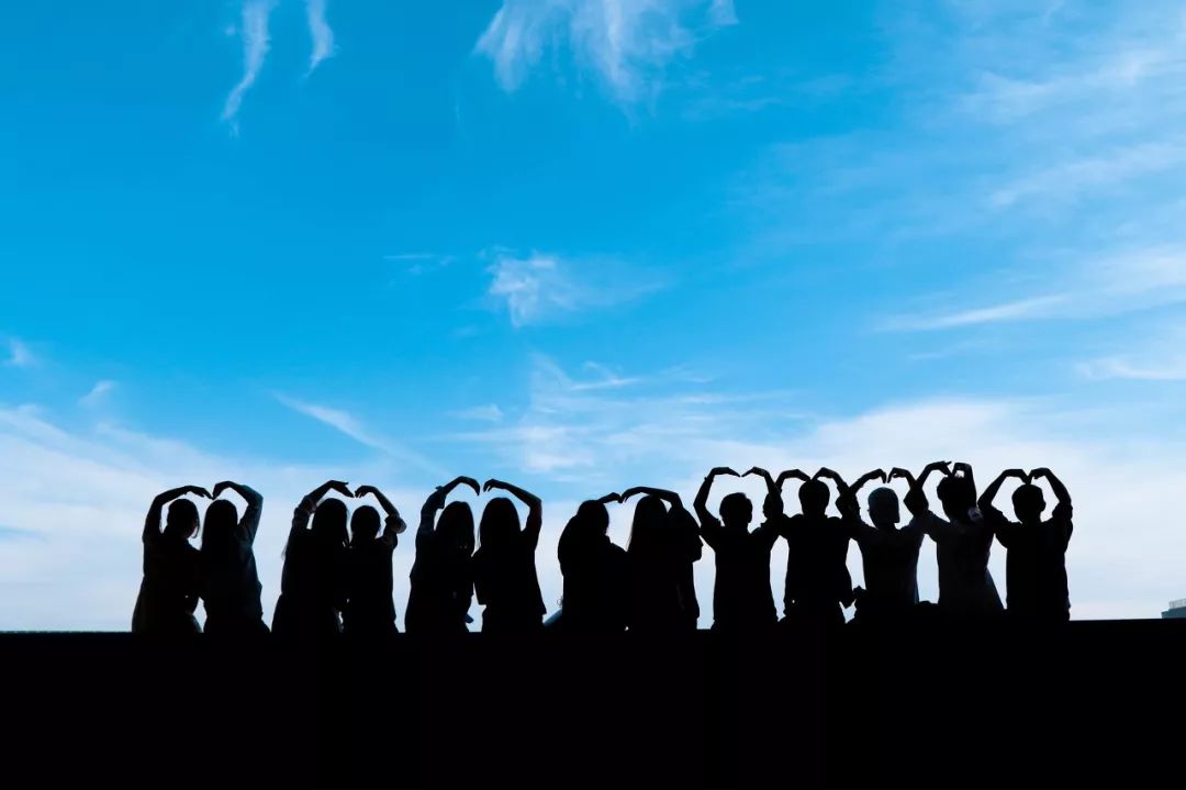 怎么拍出来的毕业照才好看,毕业了拍毕业照怎样好看