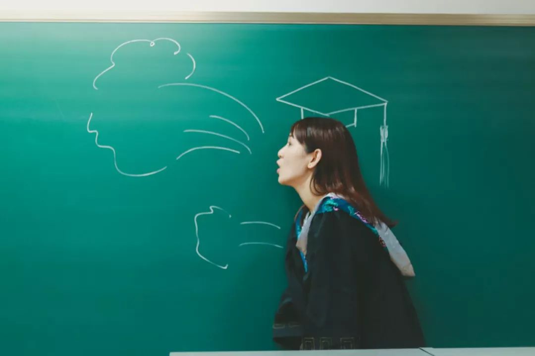 怎么拍出来的毕业照才好看,毕业了拍毕业照怎样好看