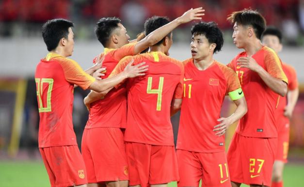 半场：李磊助吴曦破门吉翔伤退，国足1-0菲律宾