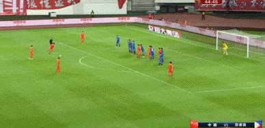 半场：李磊助吴曦破门吉翔伤退，国足1-0菲律宾