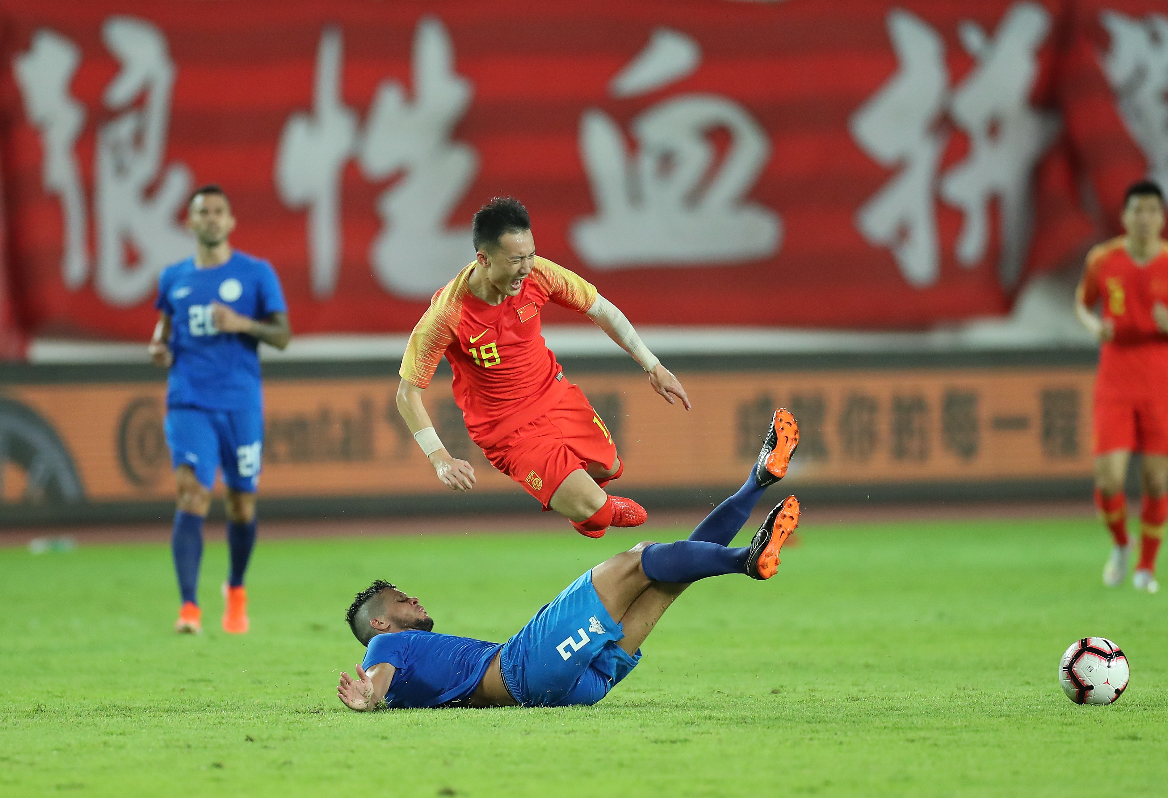 中国足球对战菲律宾首发照片,中国与菲律宾足球比赛