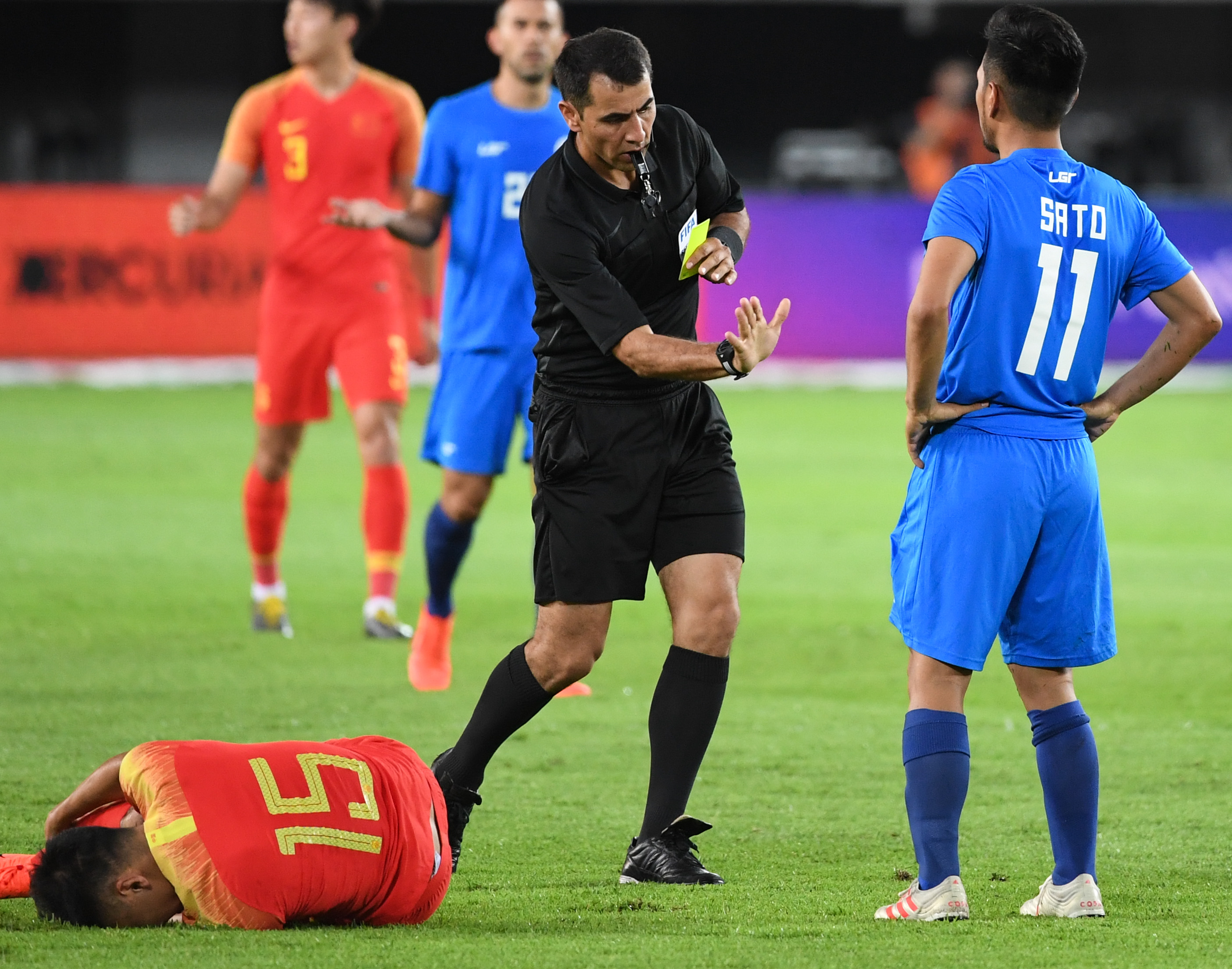 中国足球对战菲律宾首发照片,中国与菲律宾足球比赛