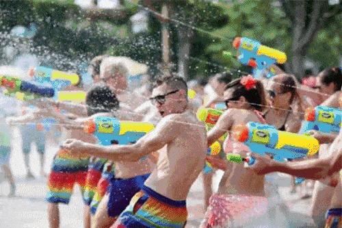 火力全开的狂欢泼水节来啦!快来加入我们的战斗吧