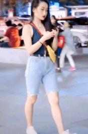 一露成名乔碧萝：她掀开了网红直播的最后一层遮羞布