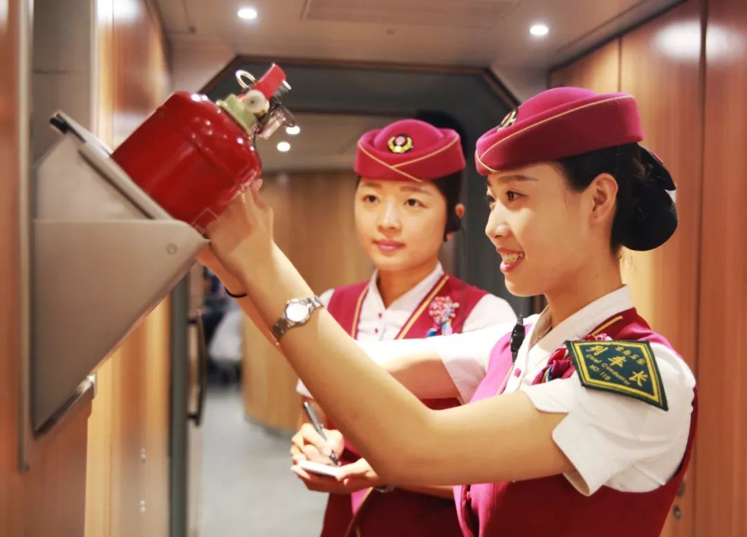 想进铁路考哪个学校,西安铁路职业技术学院靠谱吗