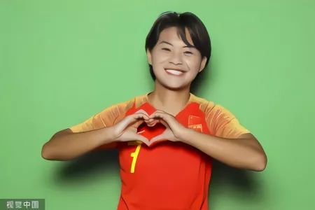 王霜采访家人,王霜家庭情况