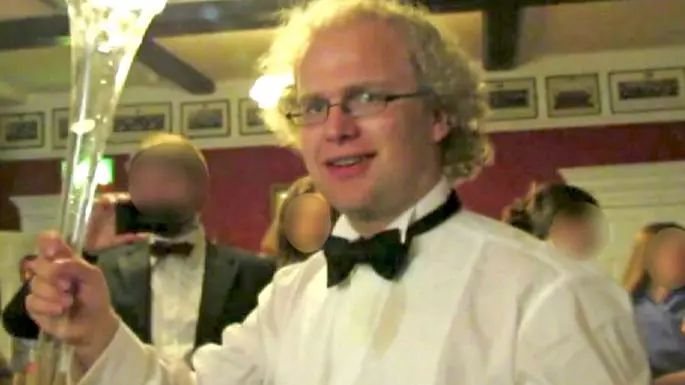 19岁嫩模定价30万,成交后全球配送!暗网操作只有你想不到,没有*兽禽**办不到