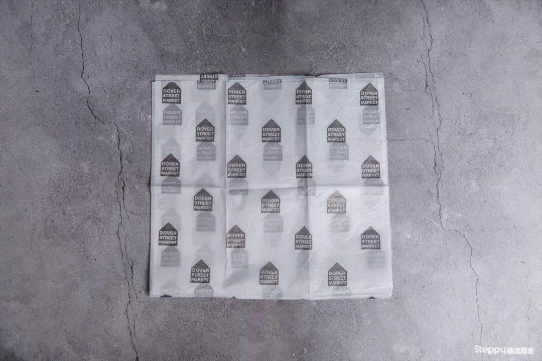 很想问问,你们有收集品牌包装袋或吊牌的癖好吗?