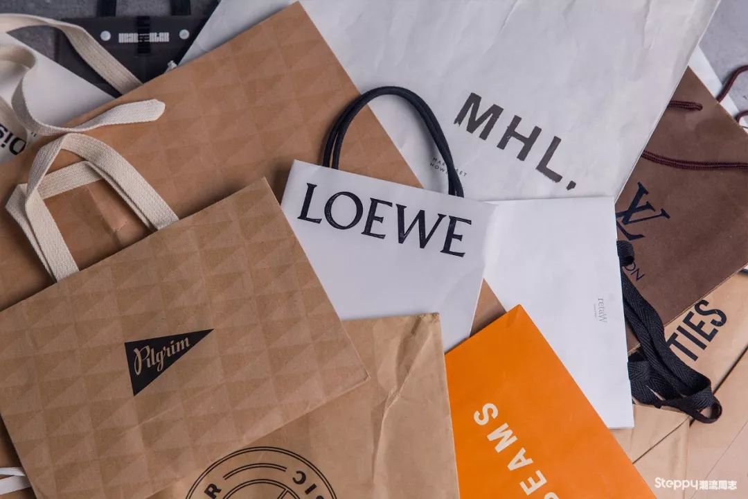 很想问问,你们有收集品牌包装袋或吊牌的癖好吗?