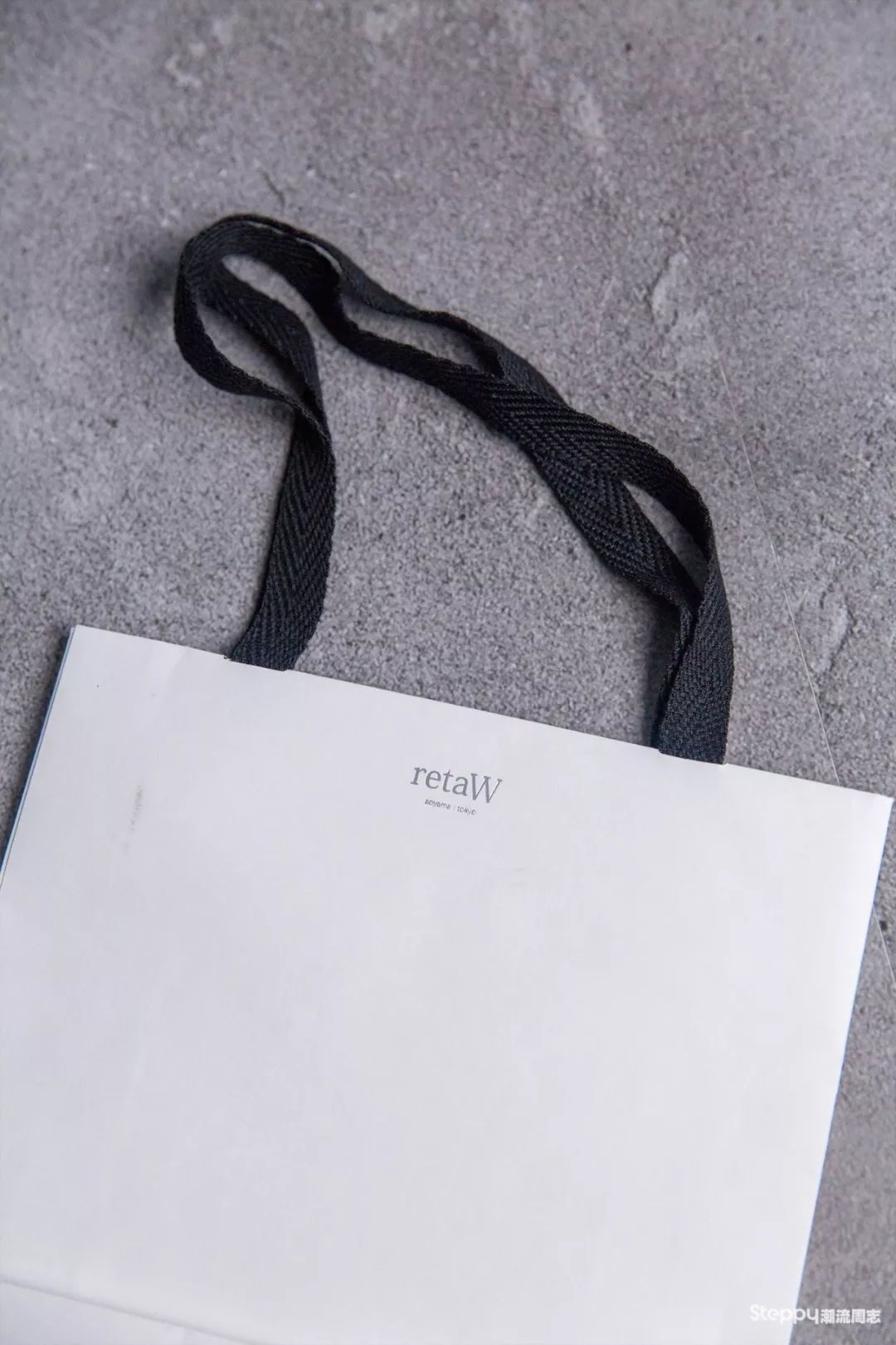 很想问问,你们有收集品牌包装袋或吊牌的癖好吗?