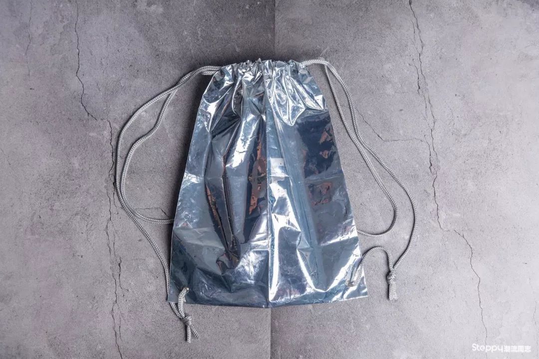 很想问问,你们有收集品牌包装袋或吊牌的癖好吗?