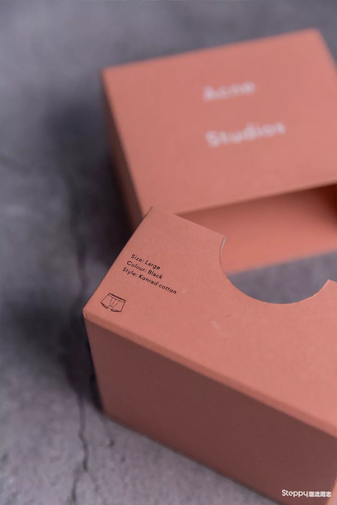 很想问问,你们有收集品牌包装袋或吊牌的癖好吗?