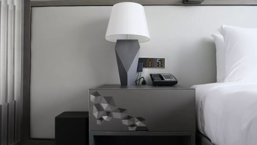 走南闯北头一遭|睡进国际汽联二级赛车场是怎样一种体验？