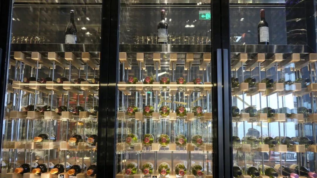 走南闯北头一遭|睡进国际汽联二级赛车场是怎样一种体验？