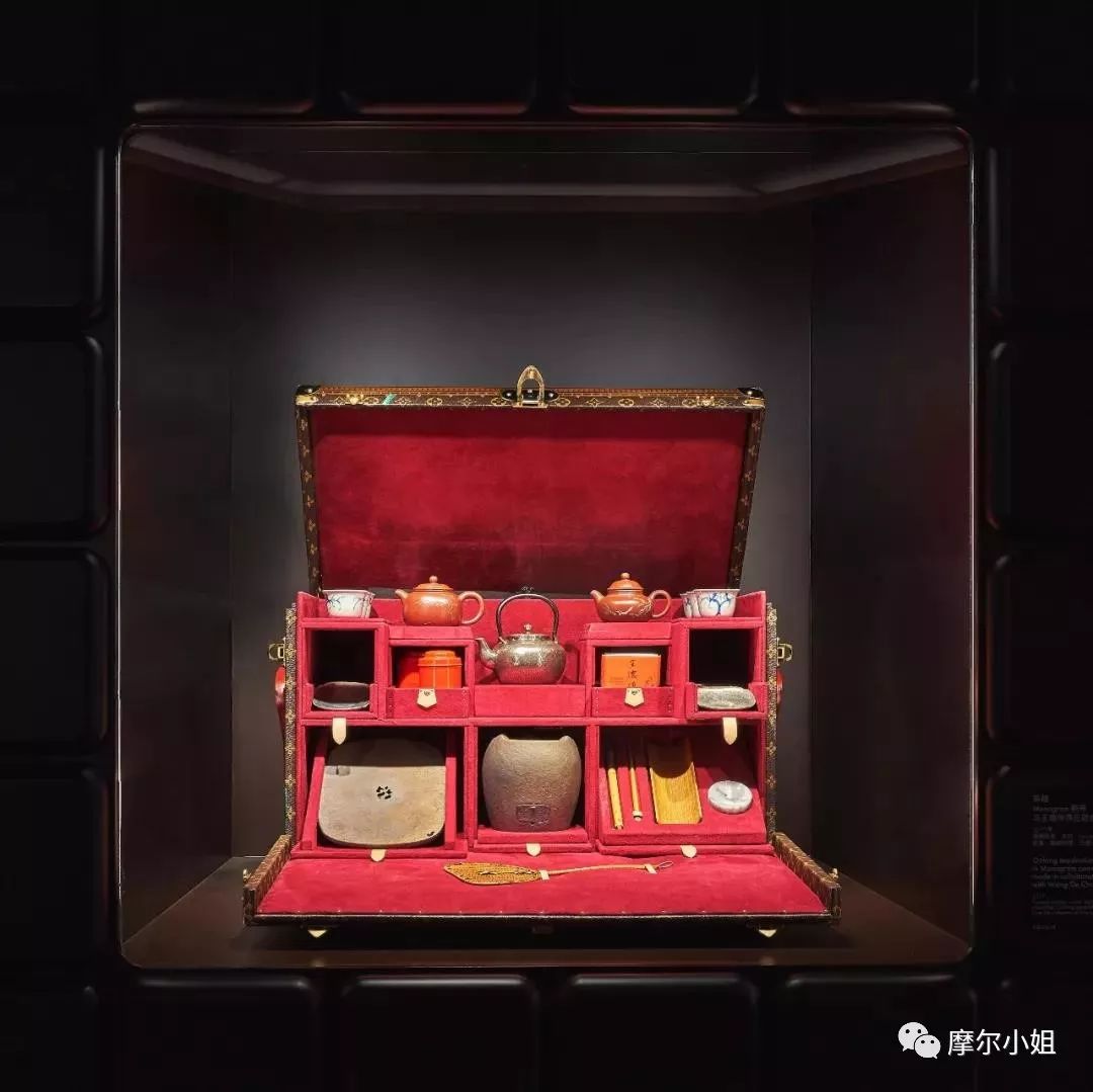 从“三傻”到“黑凤凰”，SophieTurner的成名之路原来这么坎坷？