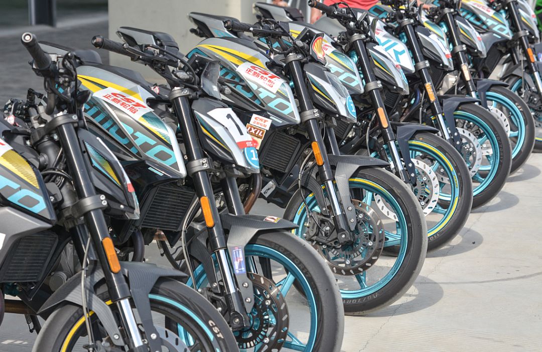 新国货雄起视频,国货高性能轮胎