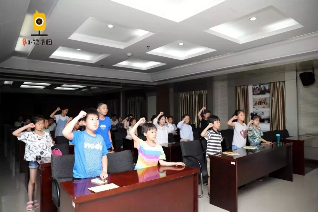 FM91.2蒲公英小记者团开团啦！首期实践带孩子探秘郑州电台