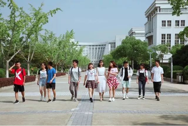 欢迎乘坐时光机！这里是上海大学宝山校区