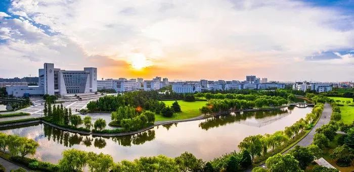 欢迎乘坐时光机！这里是上海大学宝山校区