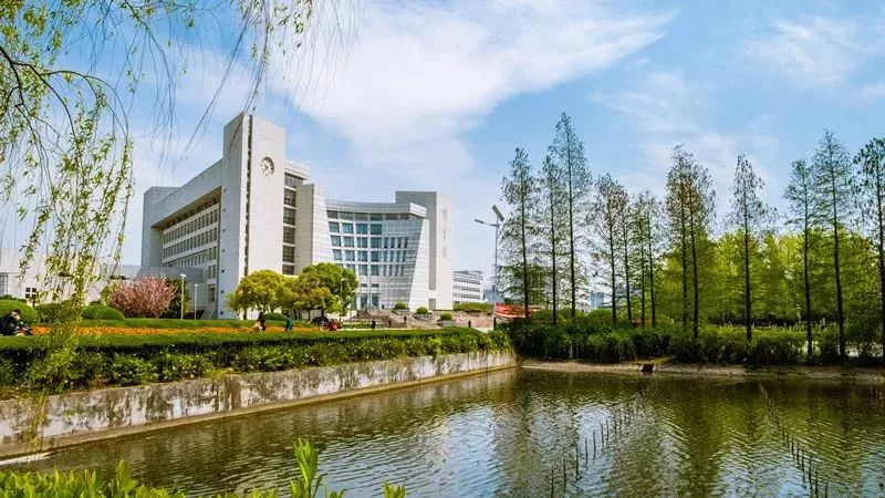 欢迎乘坐时光机！这里是上海大学宝山校区