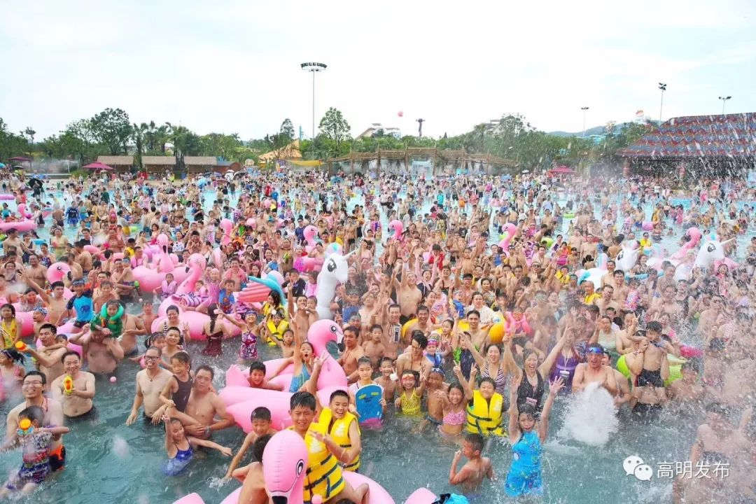 造浪池水滑梯,造浪池最好玩的水上乐园