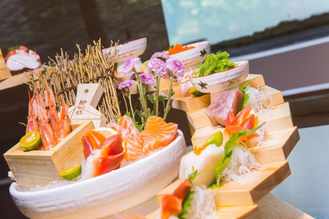 镇江宝藏日料店！15层生猛「云梯刺身」无限续，120+种自助不限量