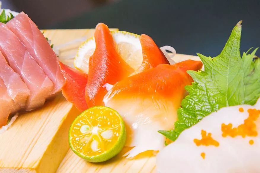 镇江宝藏日料店！15层生猛「云梯刺身」无限续，120+种自助不限量