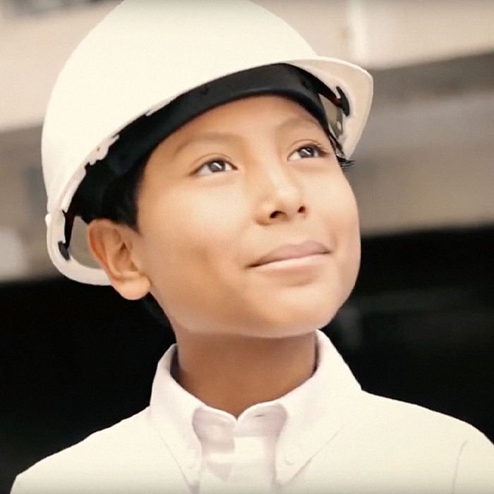 教客户回收换现金，秘鲁14岁少年创立儿童银行