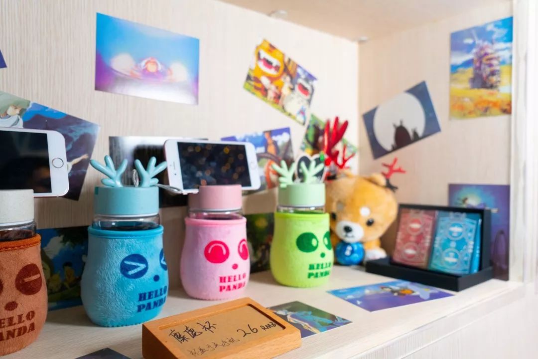 喝下一杯“星空”！探秘出片率200%的奶茶店，引众人打卡的秘密竟然是...