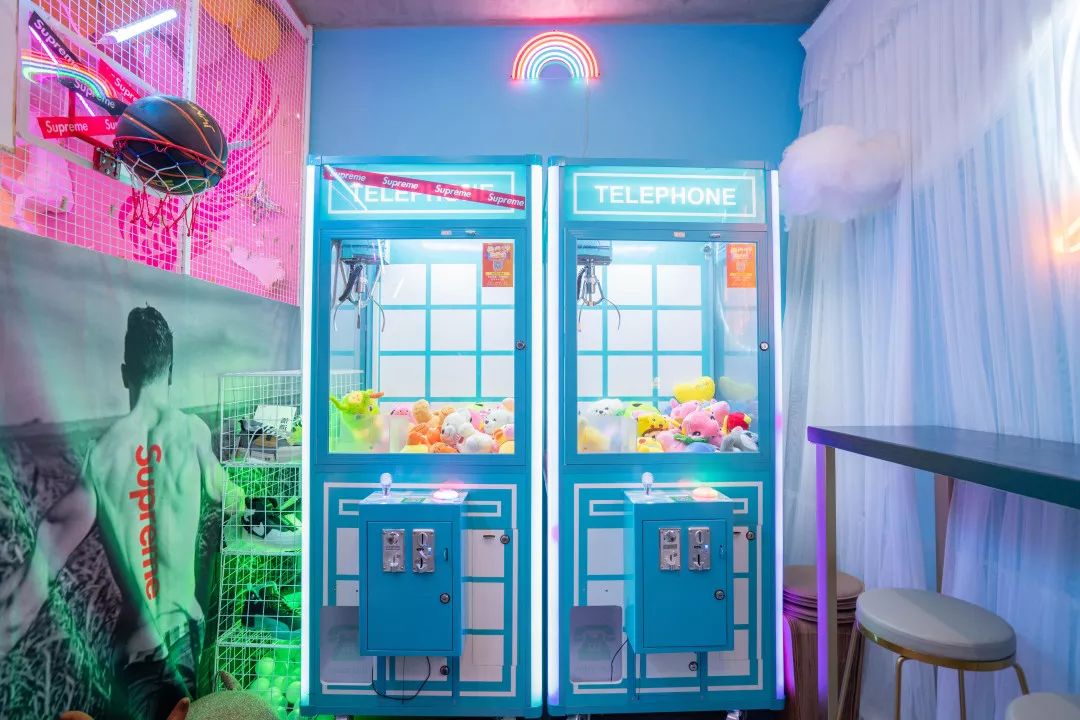 喝下一杯“星空”！探秘出片率200%的奶茶店，引众人打卡的秘密竟然是...