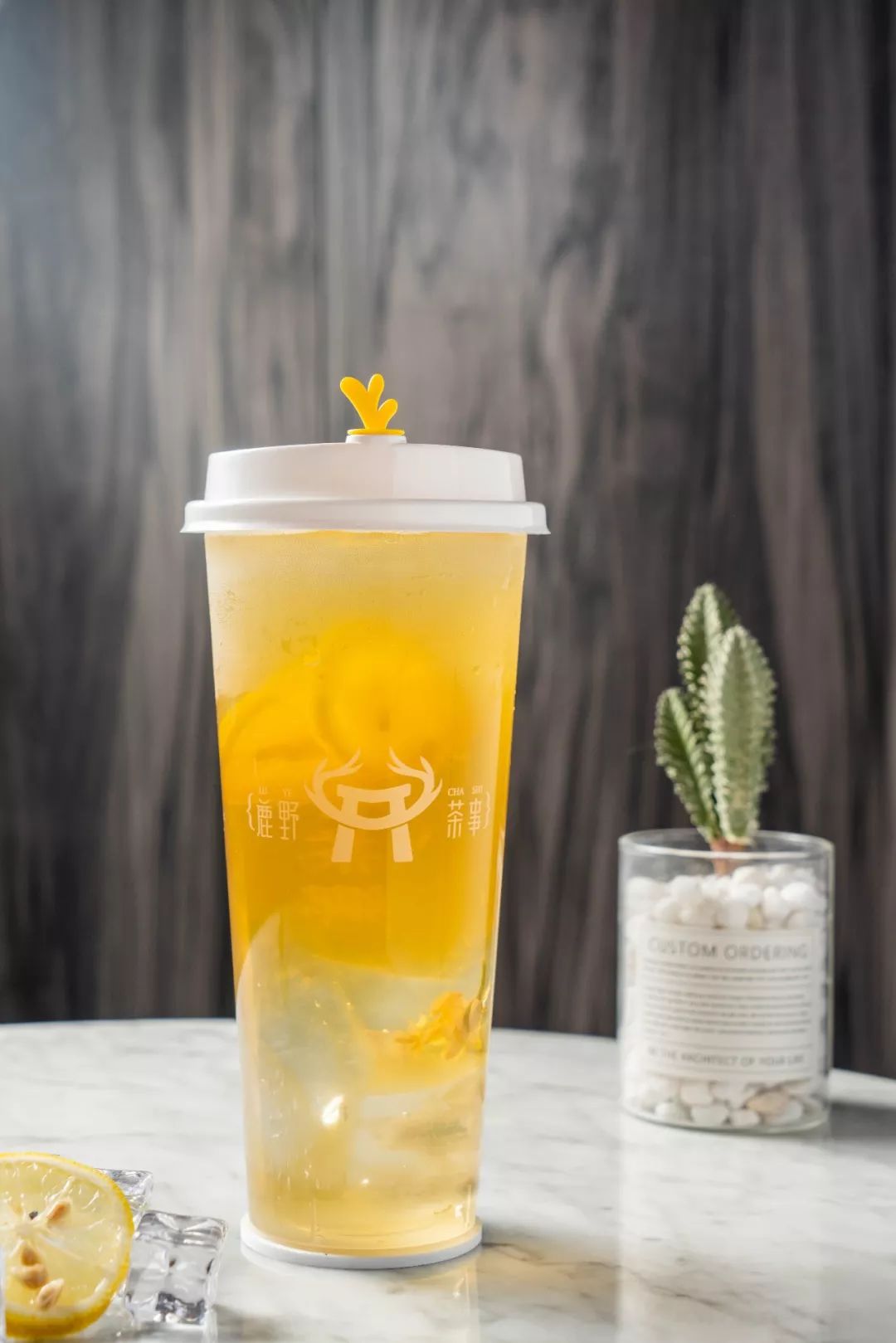 喝下一杯“星空”！探秘出片率200%的奶茶店，引众人打卡的秘密竟然是...