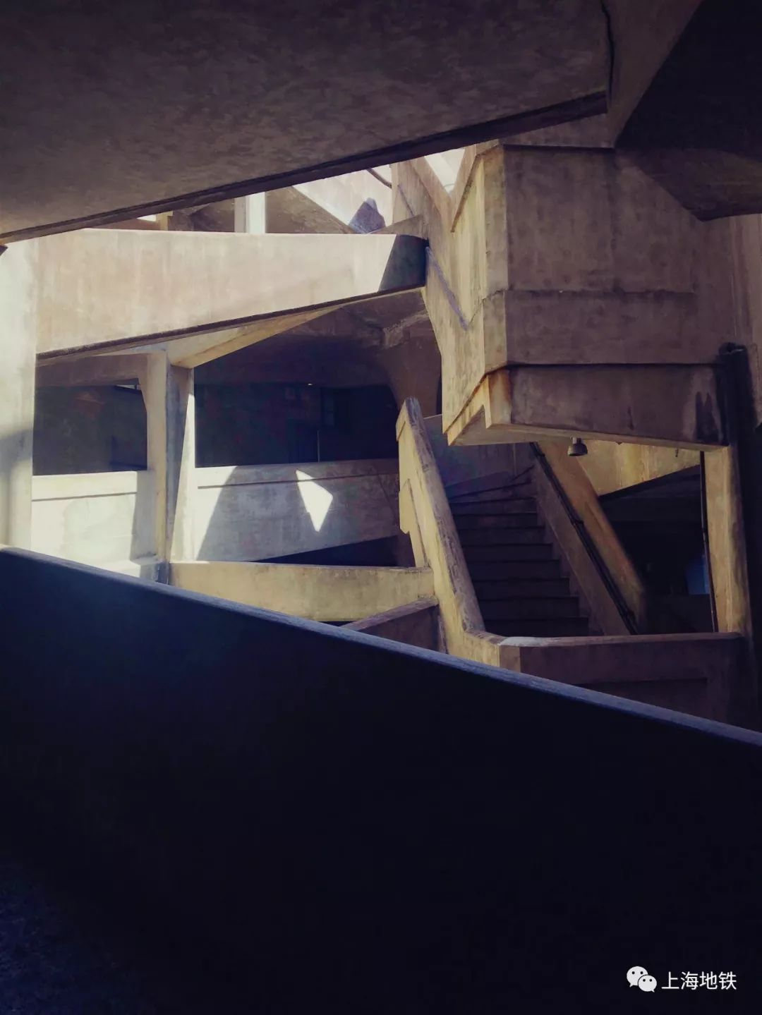 网红地打卡旋风洞不走寻常路,打卡网红地轨