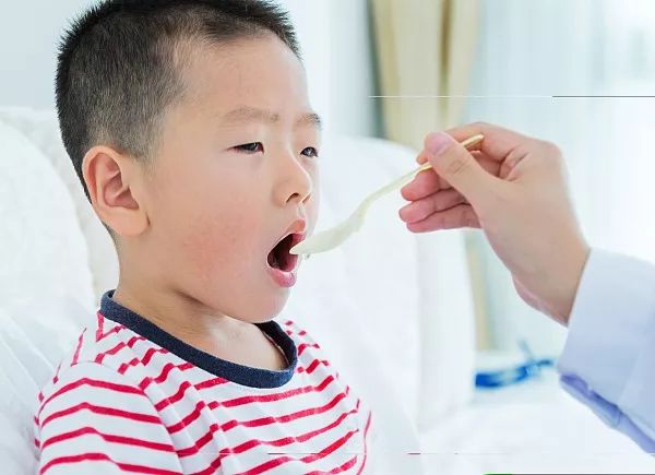 咳咳咳不停,要带孩子看医生吗?