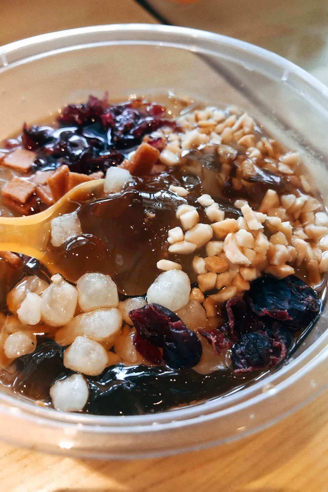 雨女有瓜|我去成都LV展出差的24小时吃成了真实的猪