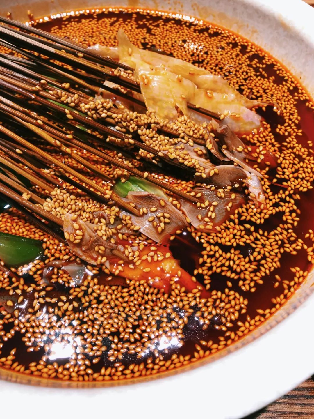 雨女有瓜|我去成都LV展出差的24小时吃成了真实的猪