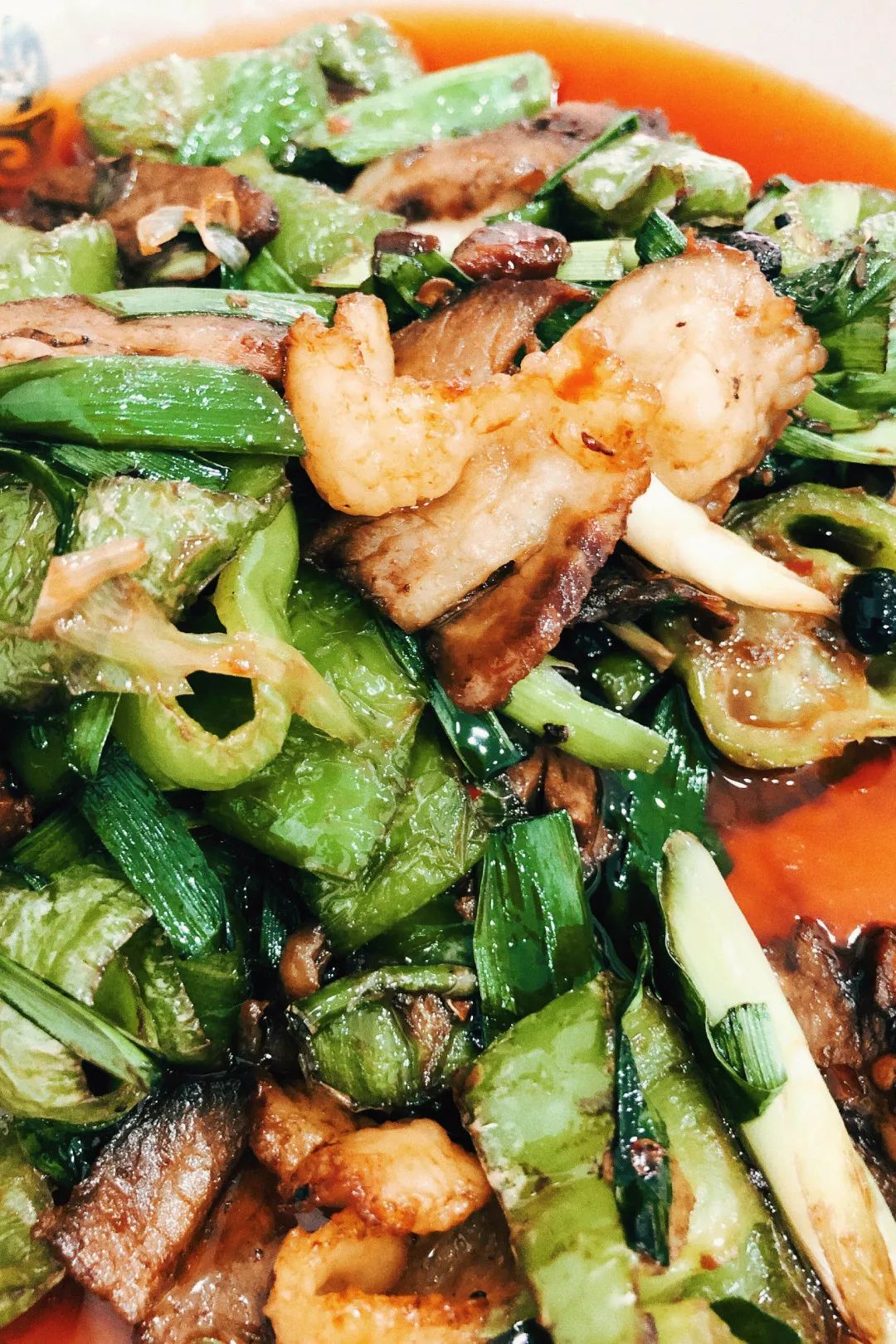 雨女有瓜|我去成都LV展出差的24小时吃成了真实的猪