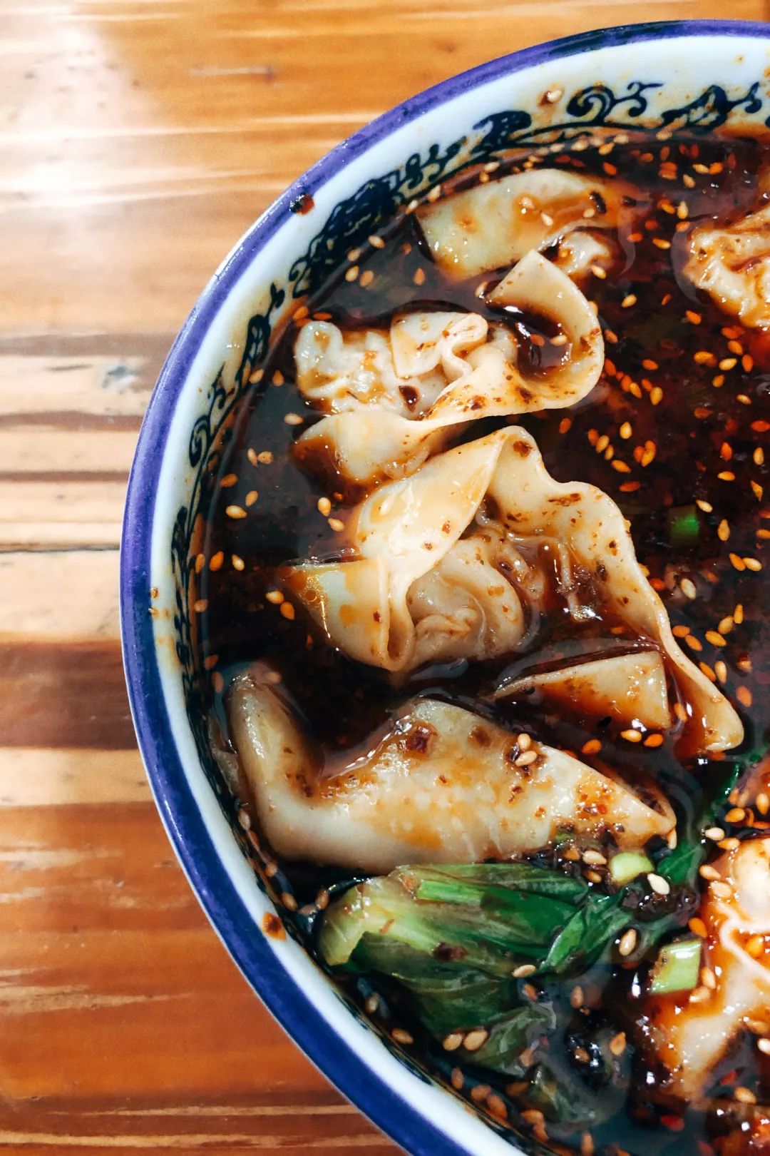 雨女有瓜|我去成都LV展出差的24小时吃成了真实的猪