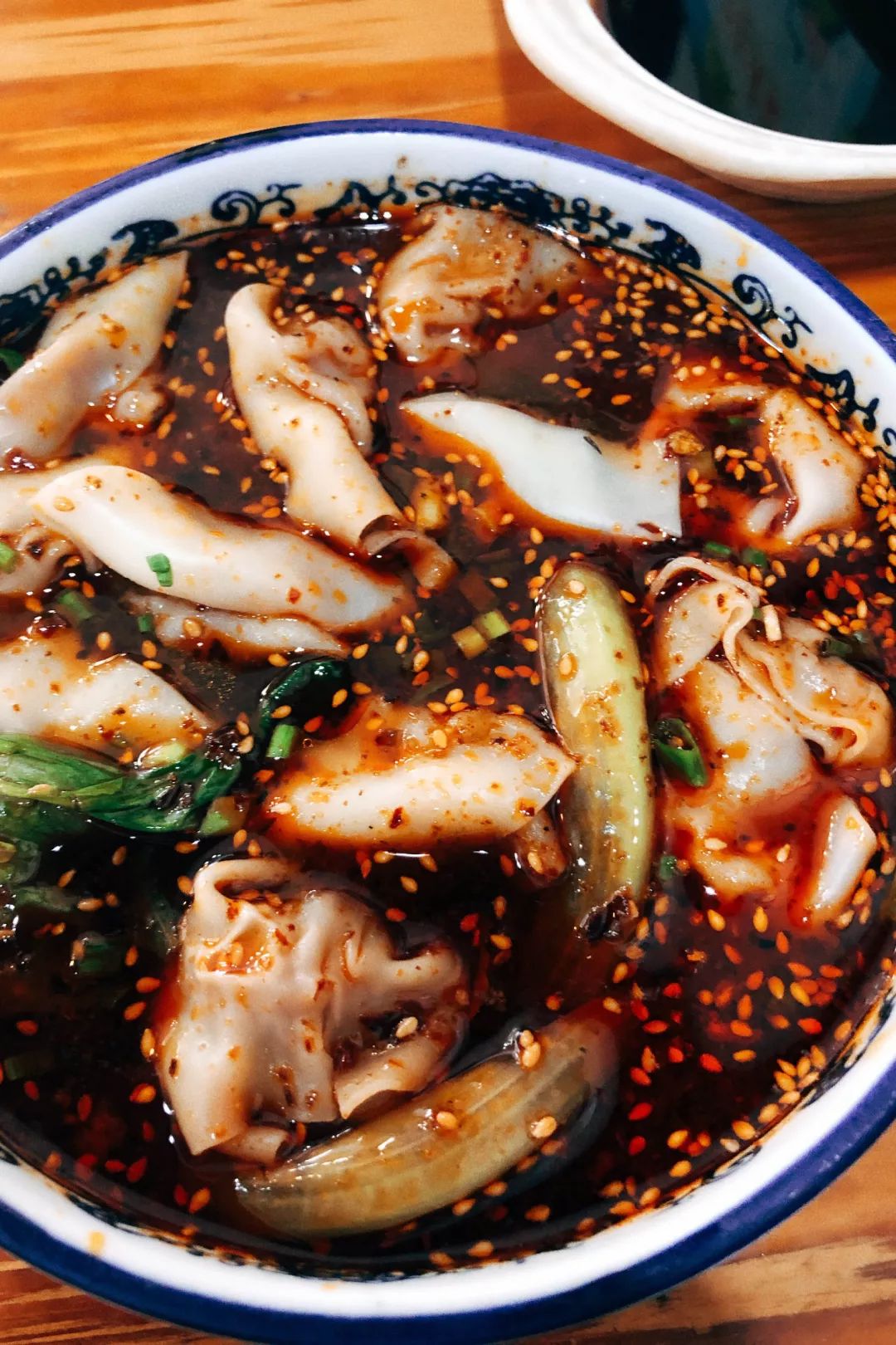 雨女有瓜|我去成都LV展出差的24小时吃成了真实的猪