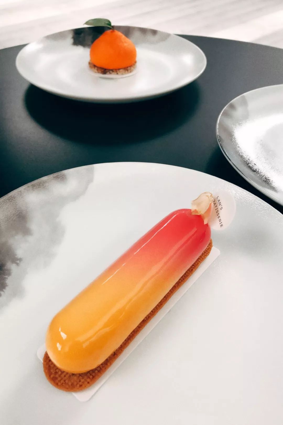 雨女有瓜|我去成都LV展出差的24小时吃成了真实的猪