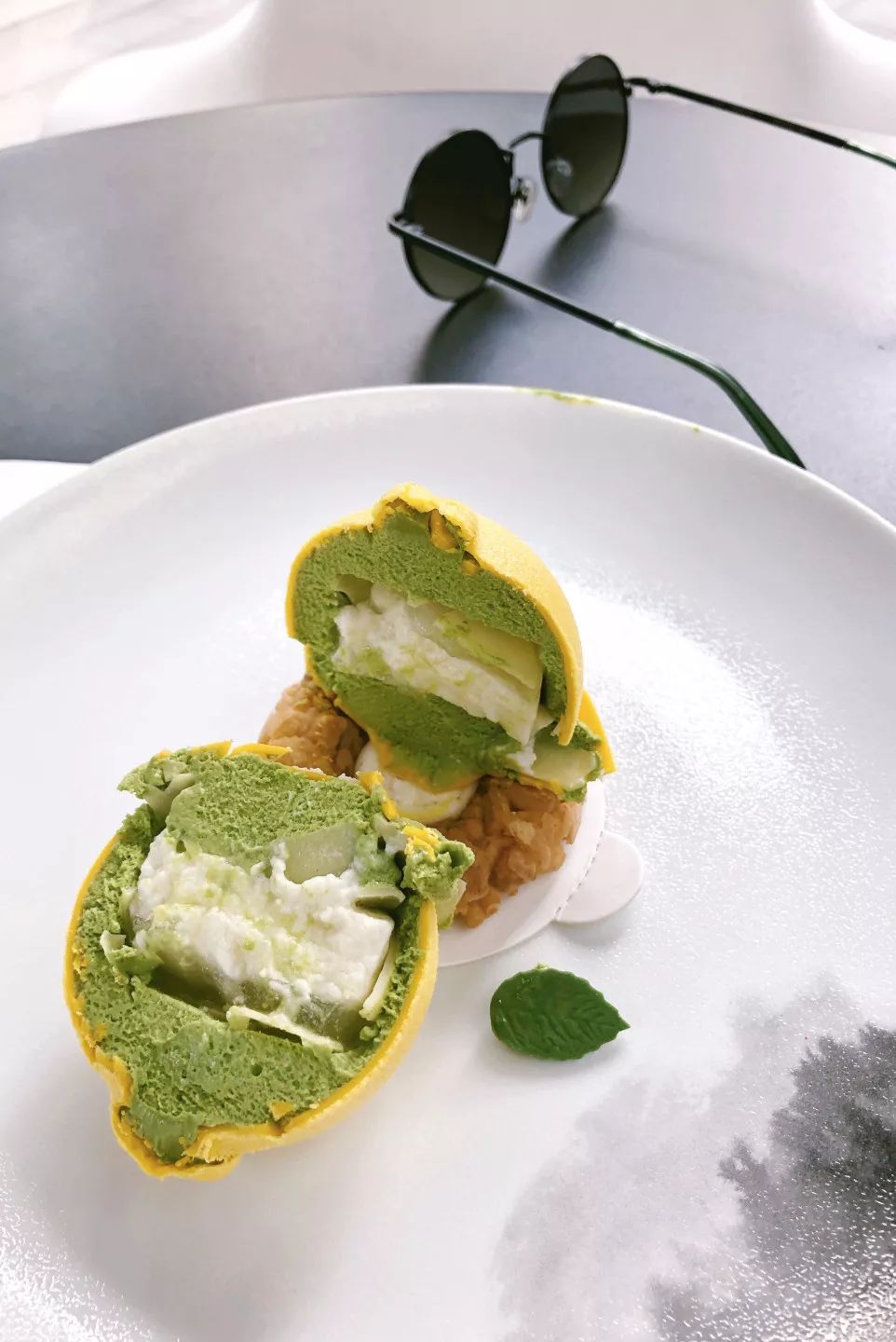 雨女有瓜|我去成都LV展出差的24小时吃成了真实的猪