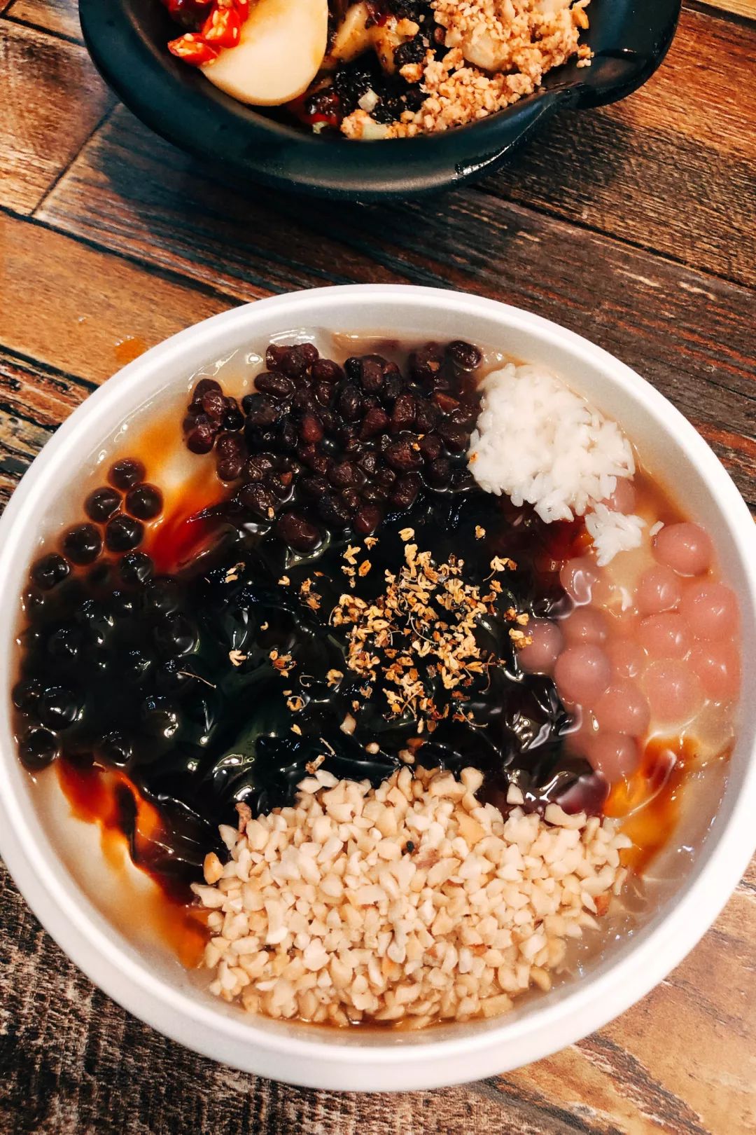 雨女有瓜|我去成都LV展出差的24小时吃成了真实的猪