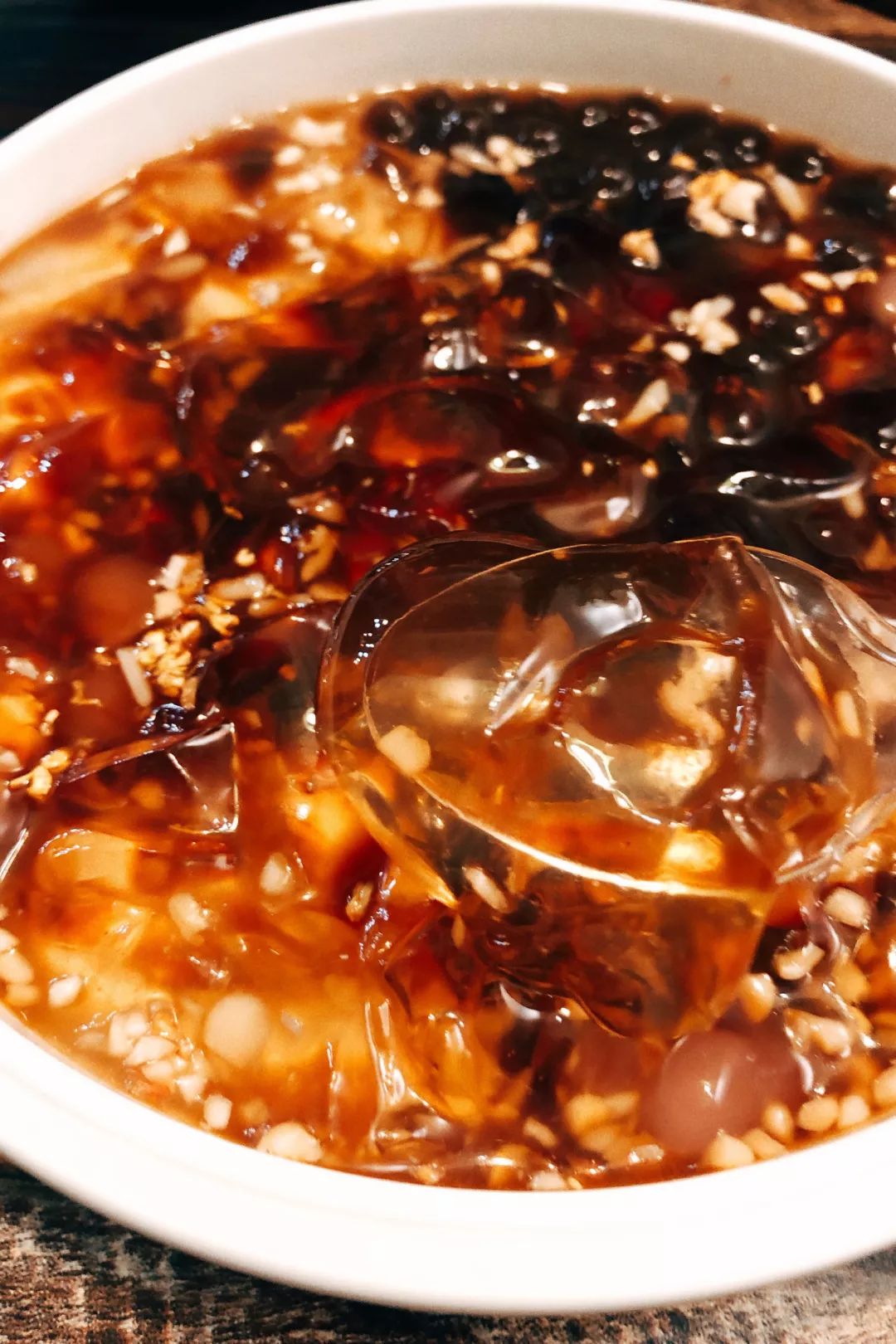 雨女有瓜|我去成都LV展出差的24小时吃成了真实的猪