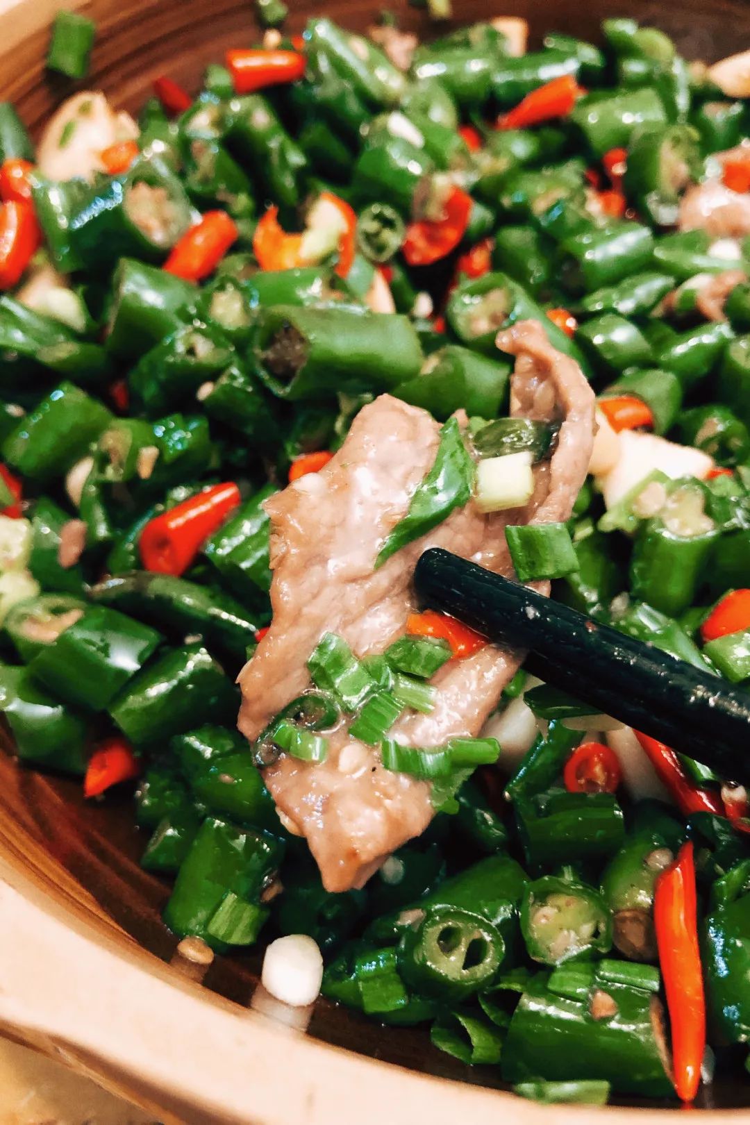 雨女有瓜|我去成都LV展出差的24小时吃成了真实的猪