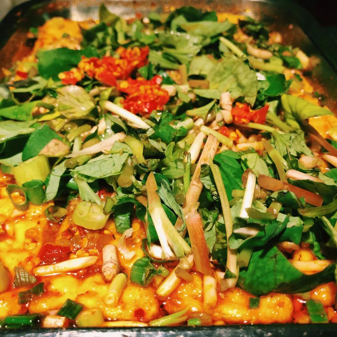 雨女有瓜|我去成都LV展出差的24小时吃成了真实的猪