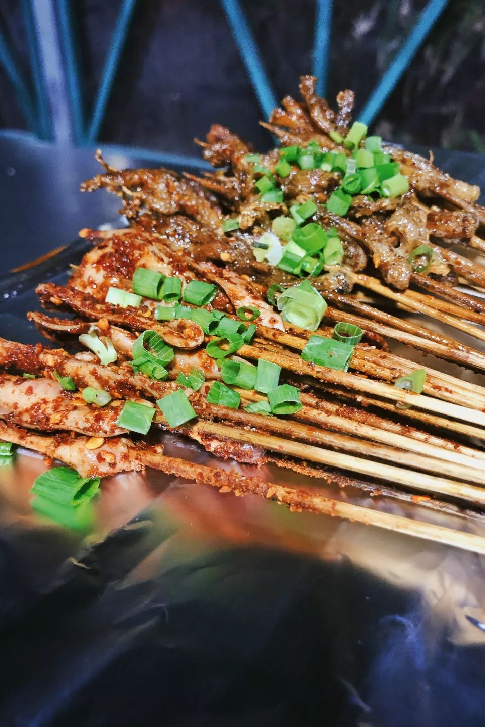 雨女有瓜|我去成都LV展出差的24小时吃成了真实的猪